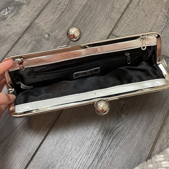 Silver clutch - Picture 2 of 6